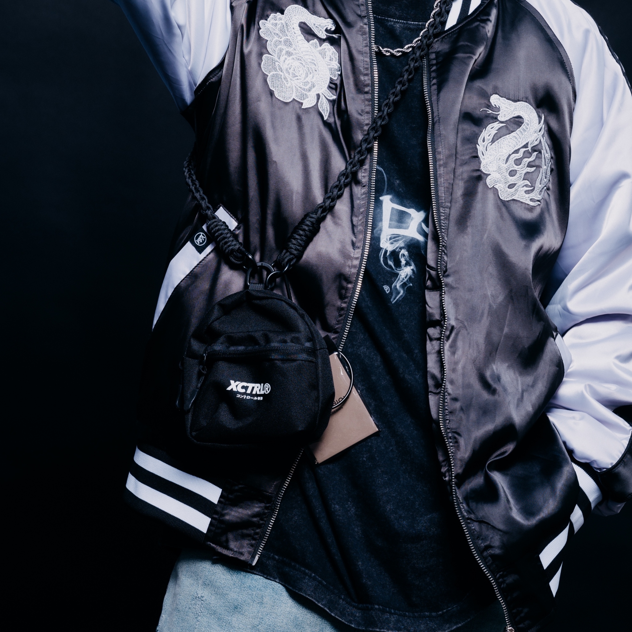 XCTRL 制御編織單肩小包