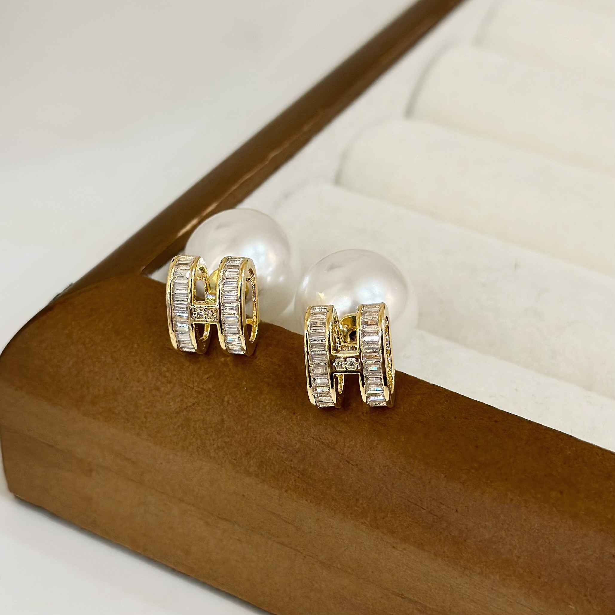 R66鋯石字母H珍珠大力丸