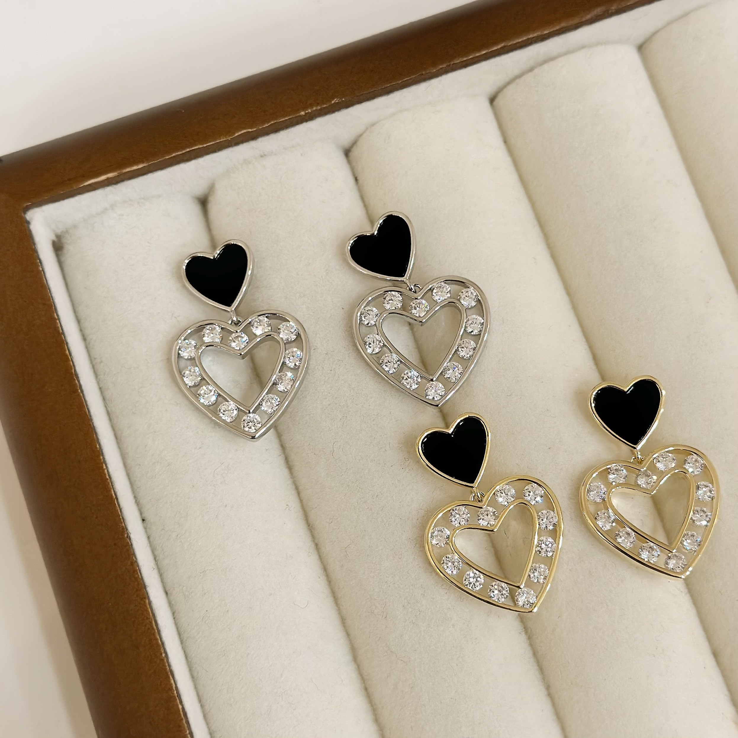 R72烤漆排鑽鏤空愛心垂吊