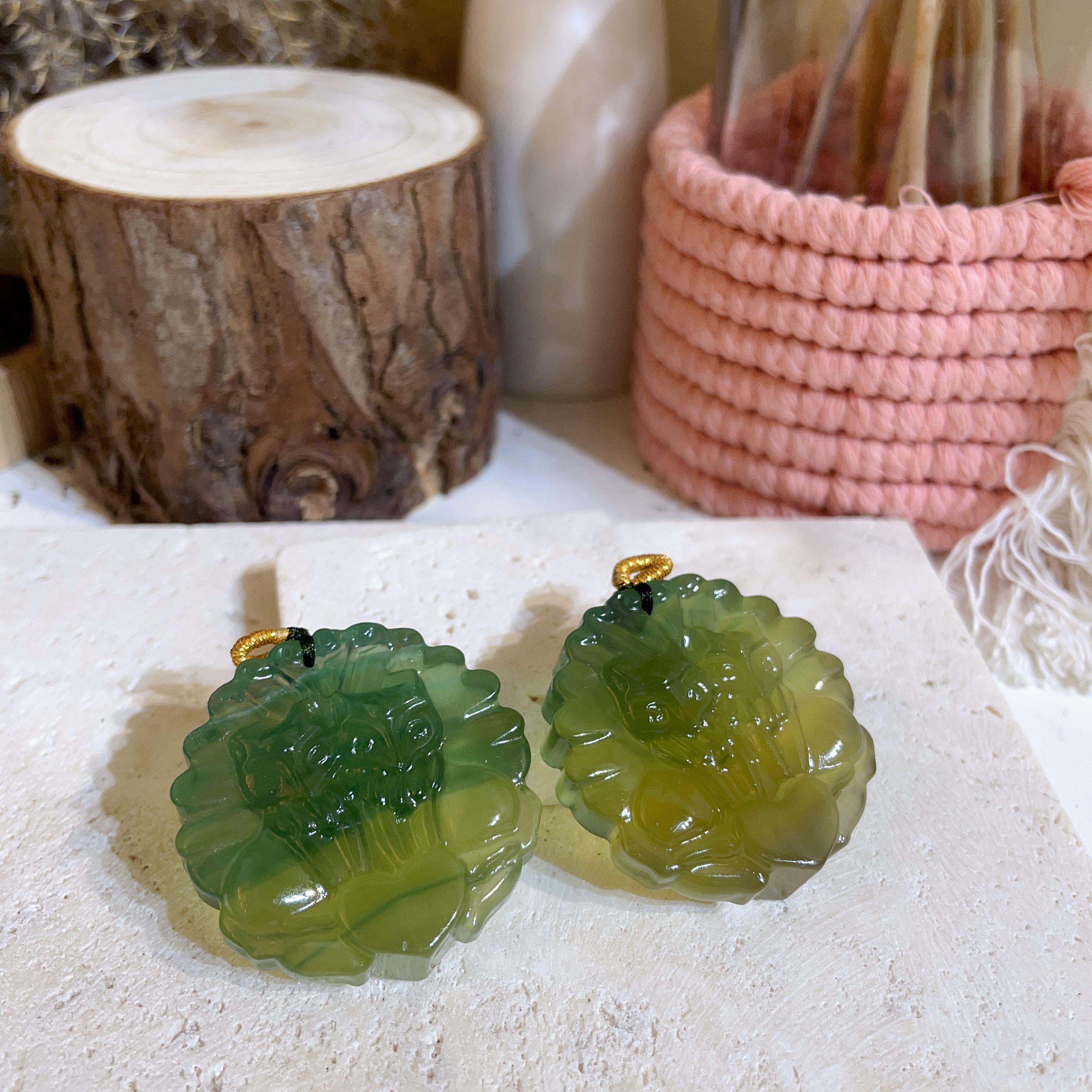 綠瑩石雙狐吊墜