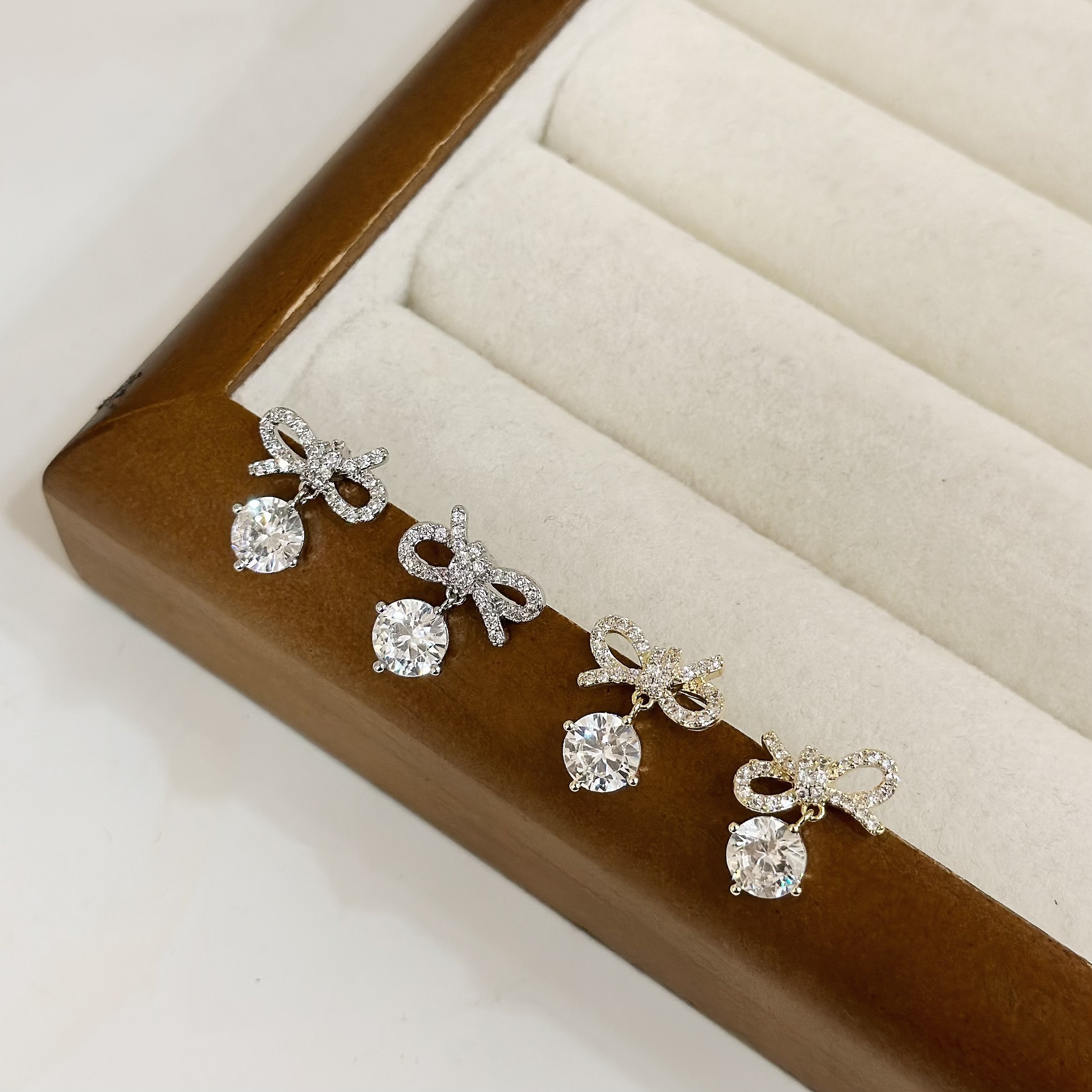 R86滿鑽蝴蝶結單鑽小垂吊