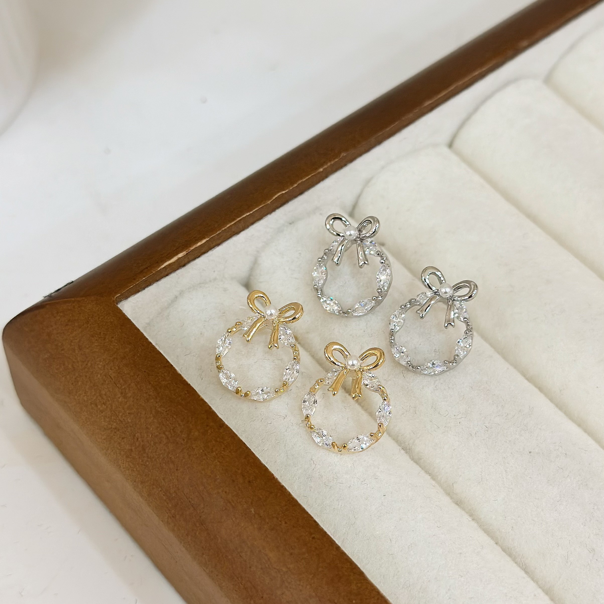 R87蝴蝶結鋯石圈耳針