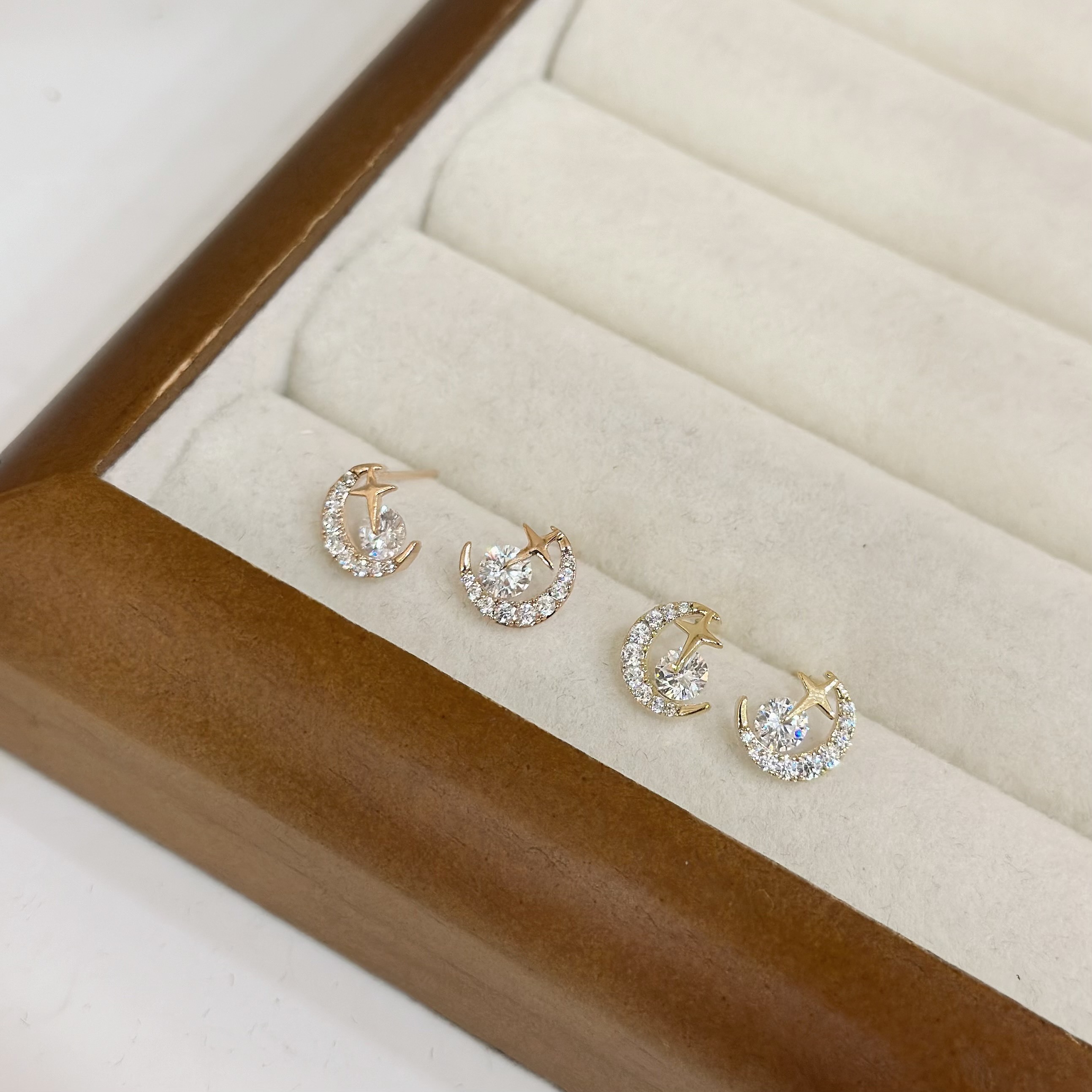 R88星芒排鑽月亮耳針