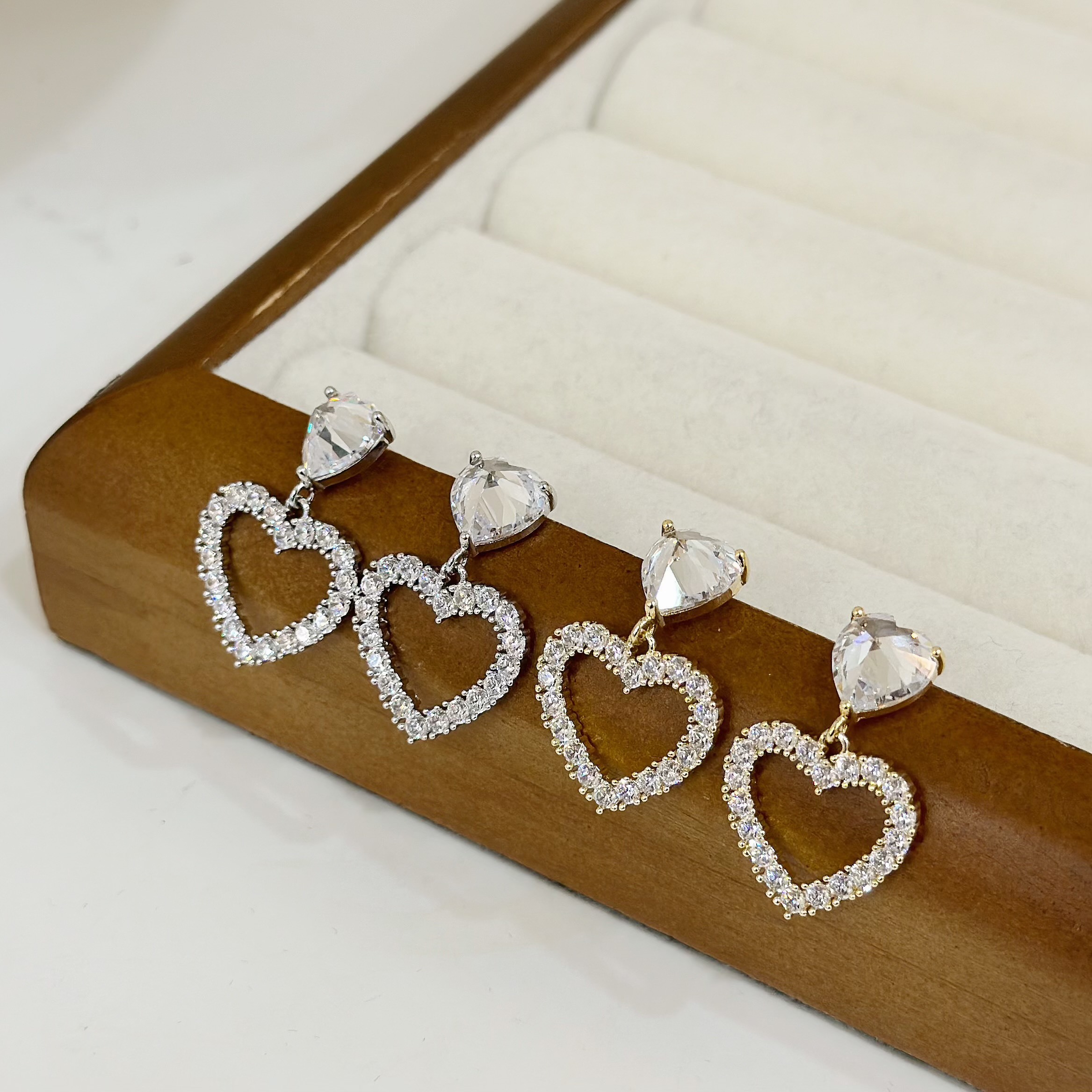 R96滿鑽鏤空愛心垂吊