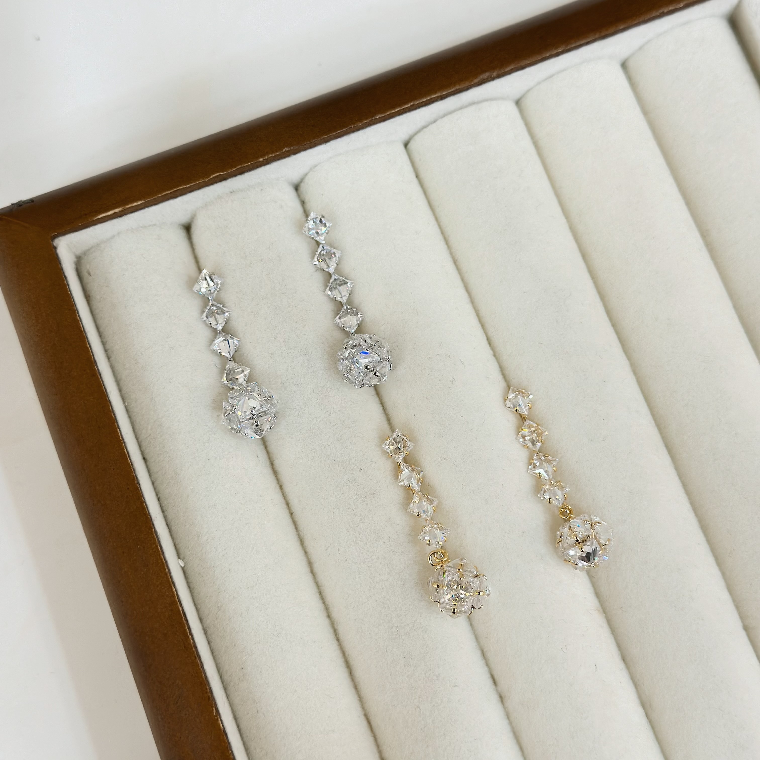 R112鋯石鑽球垂吊