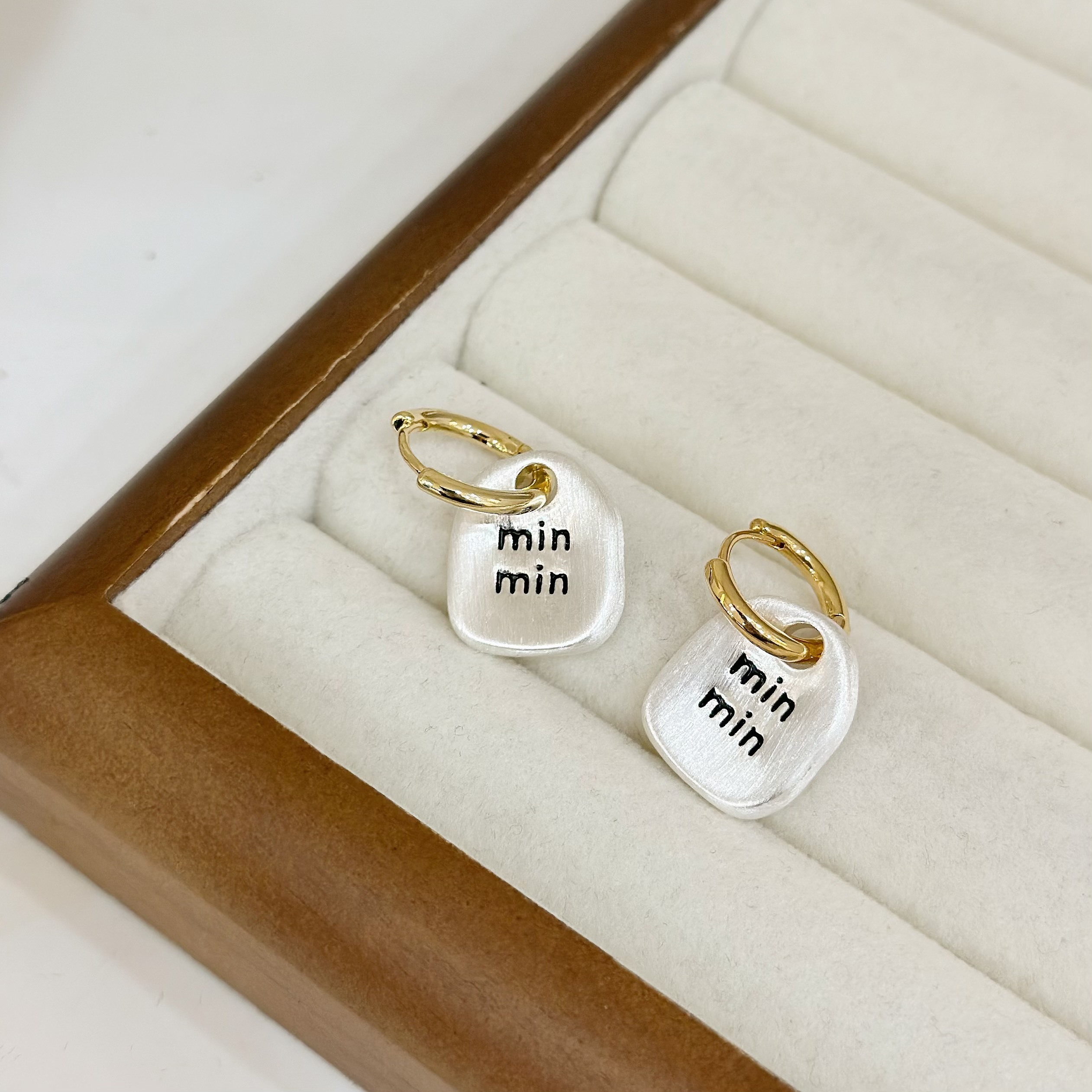 R115霧面字母易扣