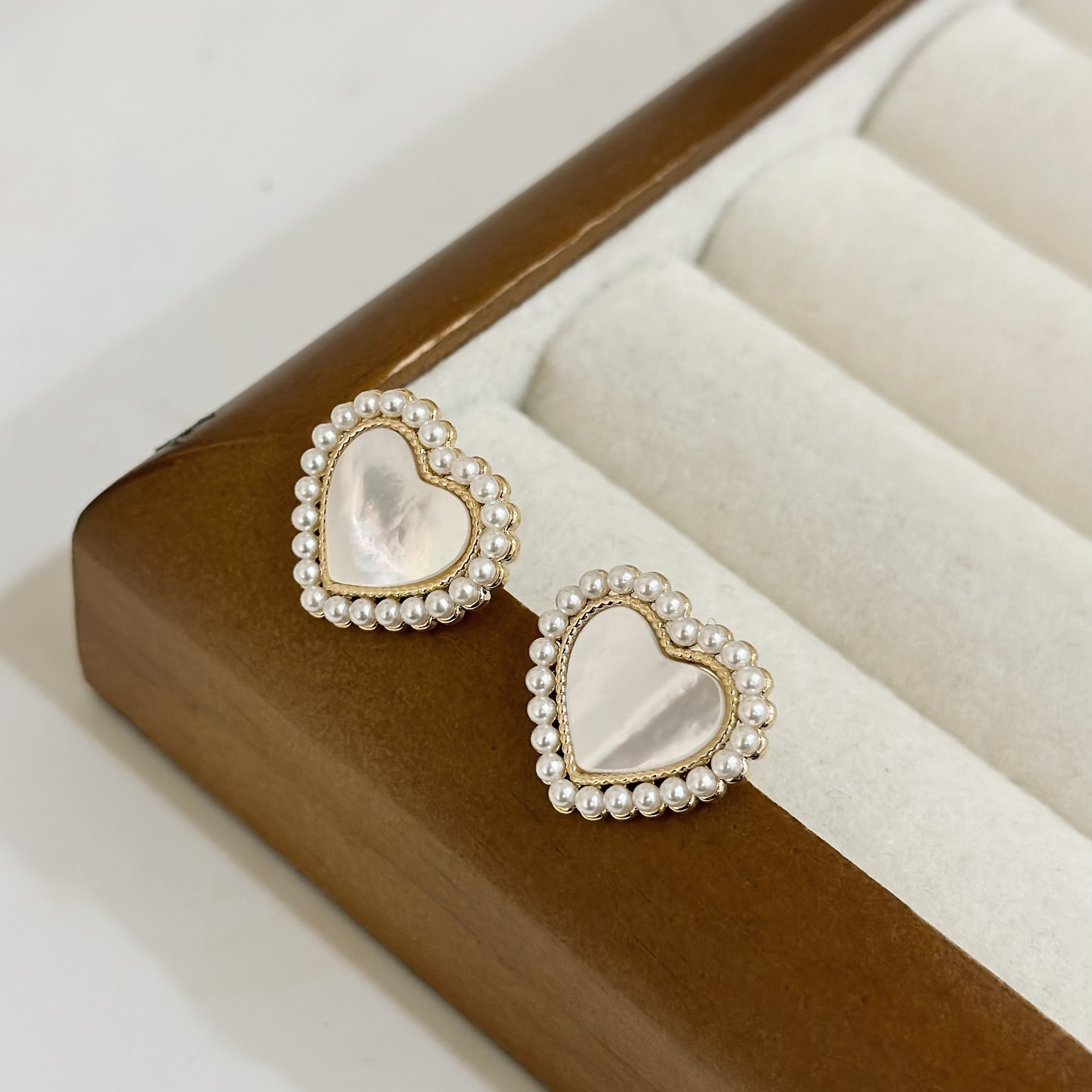 R118珍珠貝殼愛心耳針