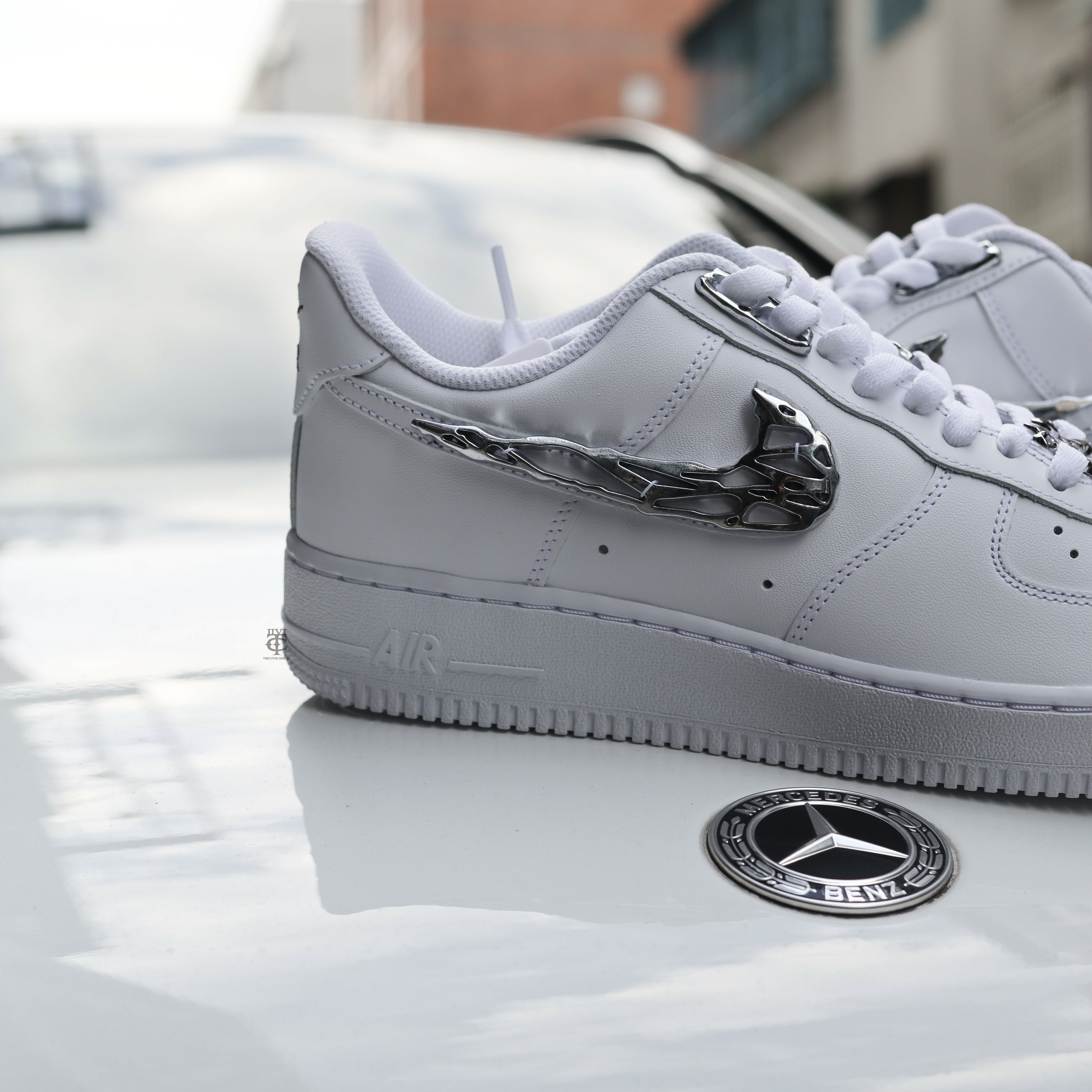 <現貨+預購> 【訂製鞋款】NIKE AIR FORCE 1 AF1 金屬液態銀 騎士縫線 CW2288111