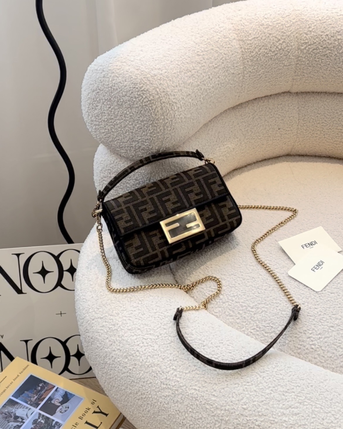 FENDI｜BAGUETTE 經典手提迷你斜挎法棍包