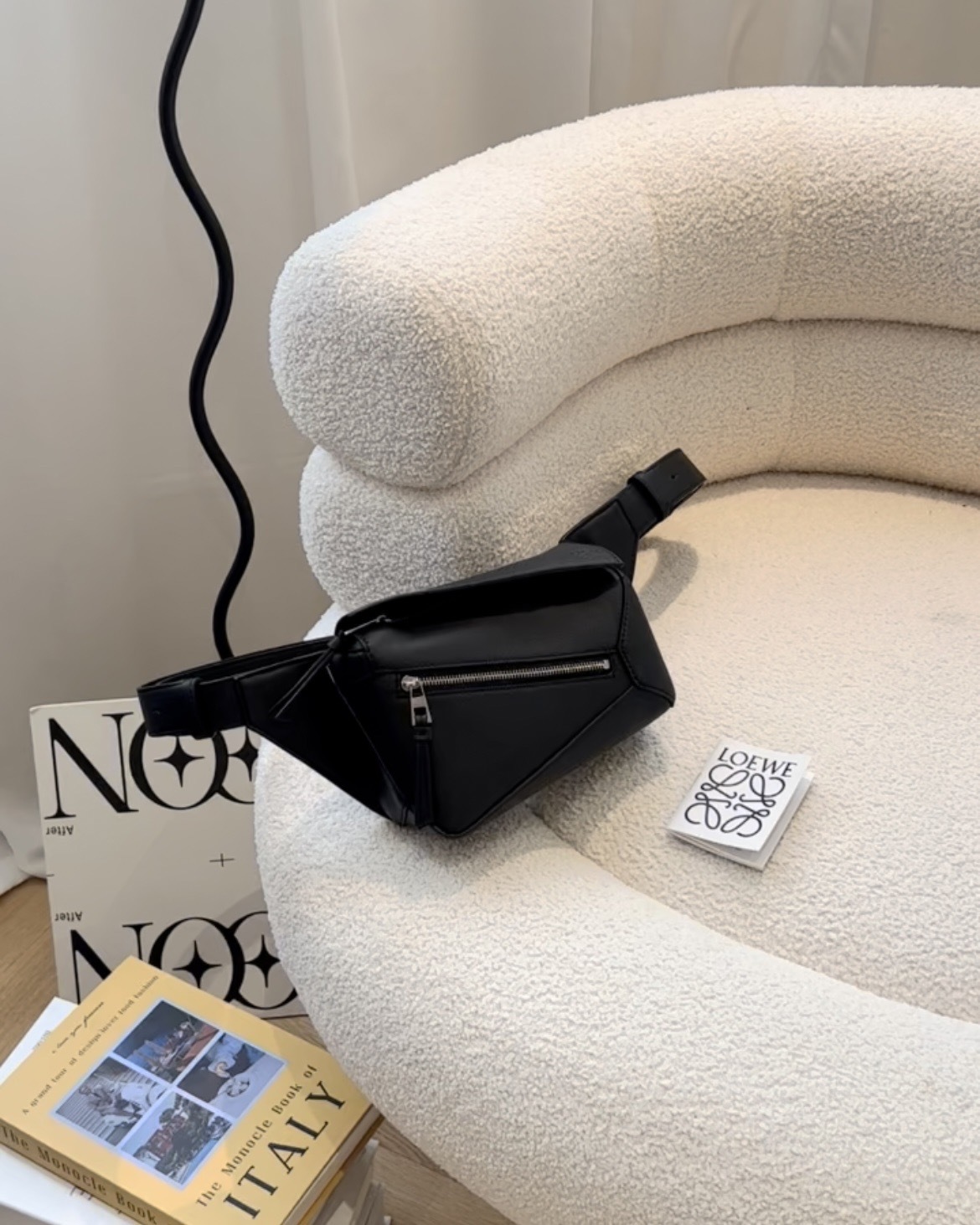 LOEWE｜ PUZZLE 經典拼圖小牛皮腰包