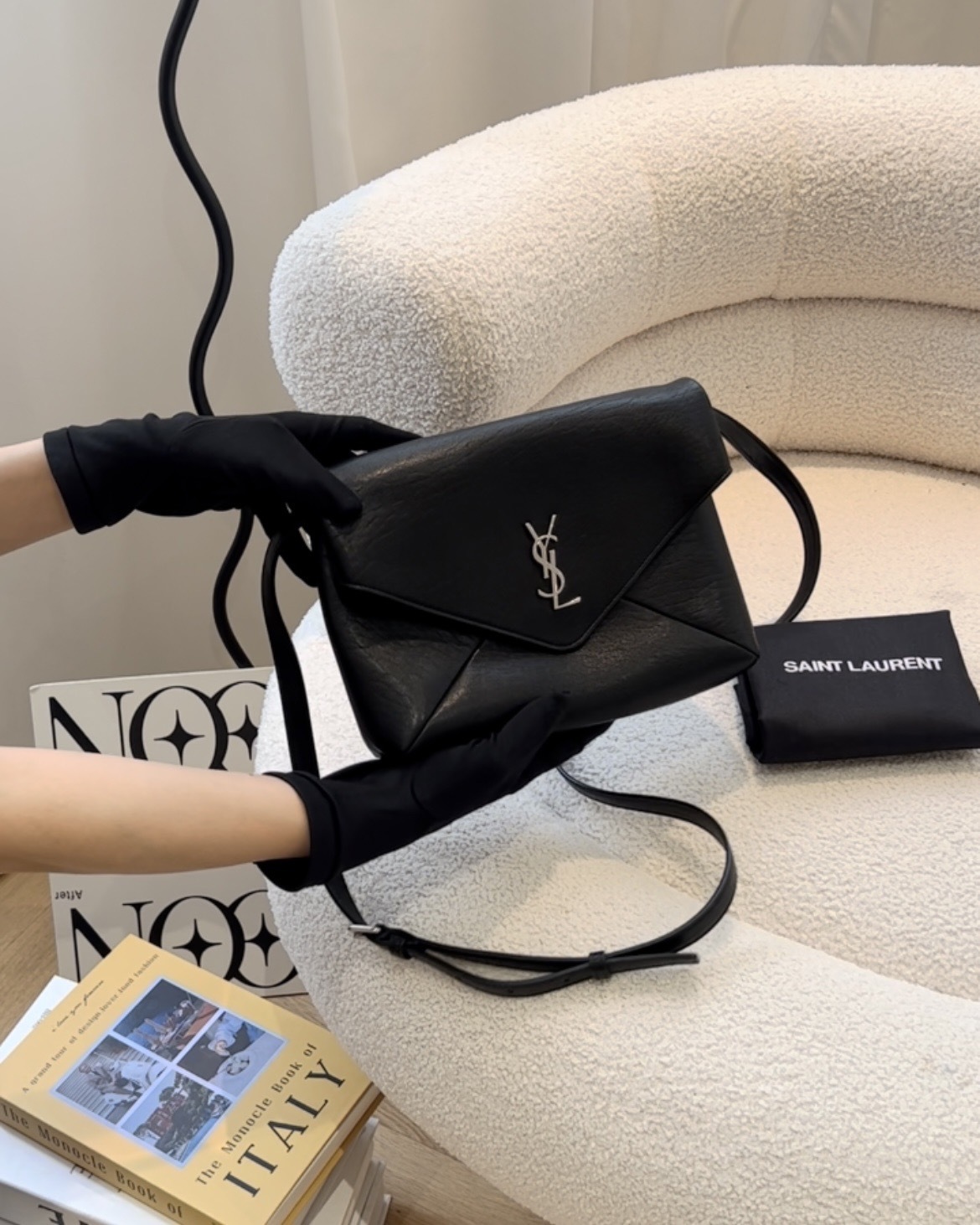 YSL｜CASSANDRE小羊皮信封郵差袋