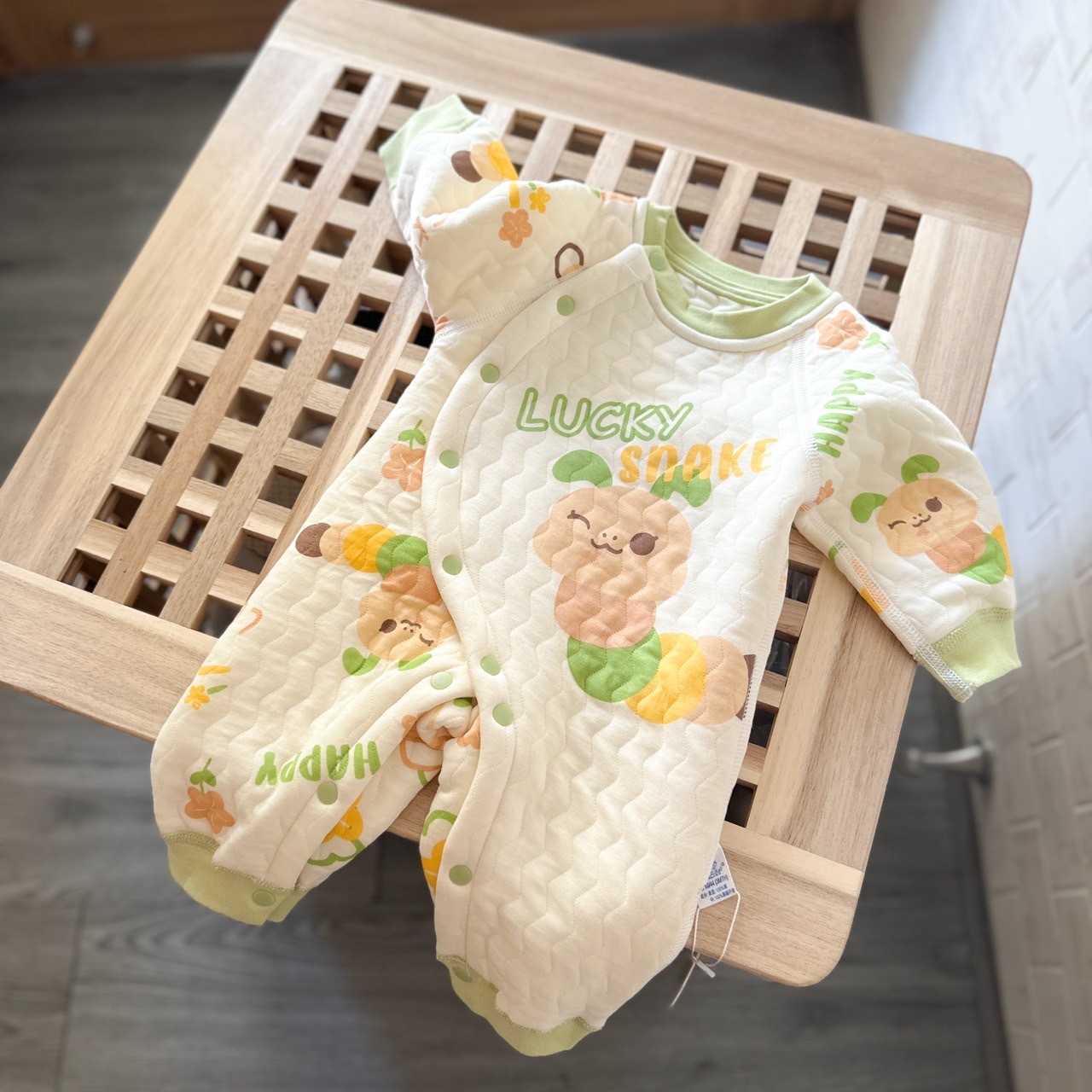 大毛毛蟲 空氣棉連身衣