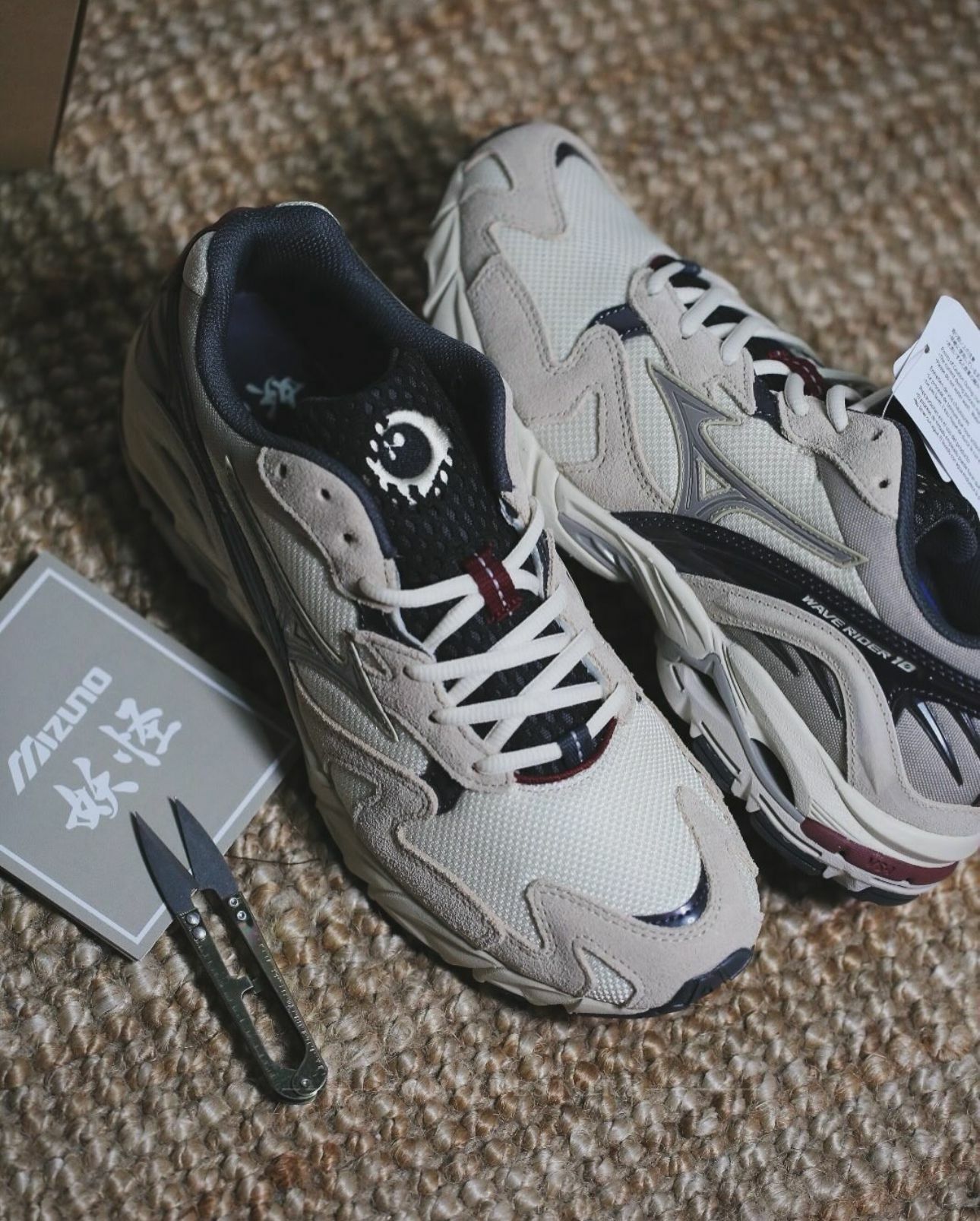 {現貨} MIZUNO WAVE RIDER 10 'YOKAI' SUMMER SAND / VINTAGE KHAKI / MOJAVE DESERT D1GA247301