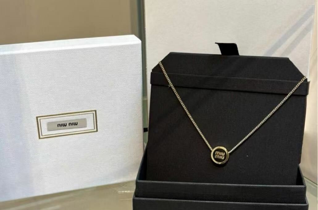 MIU MIU 簡約精緻款頸鏈 -M