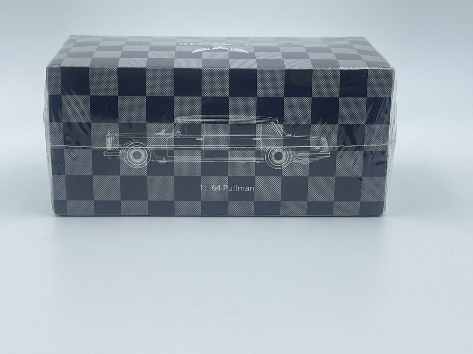 DCM MERCEDES BENZ PULL MAN SILVER