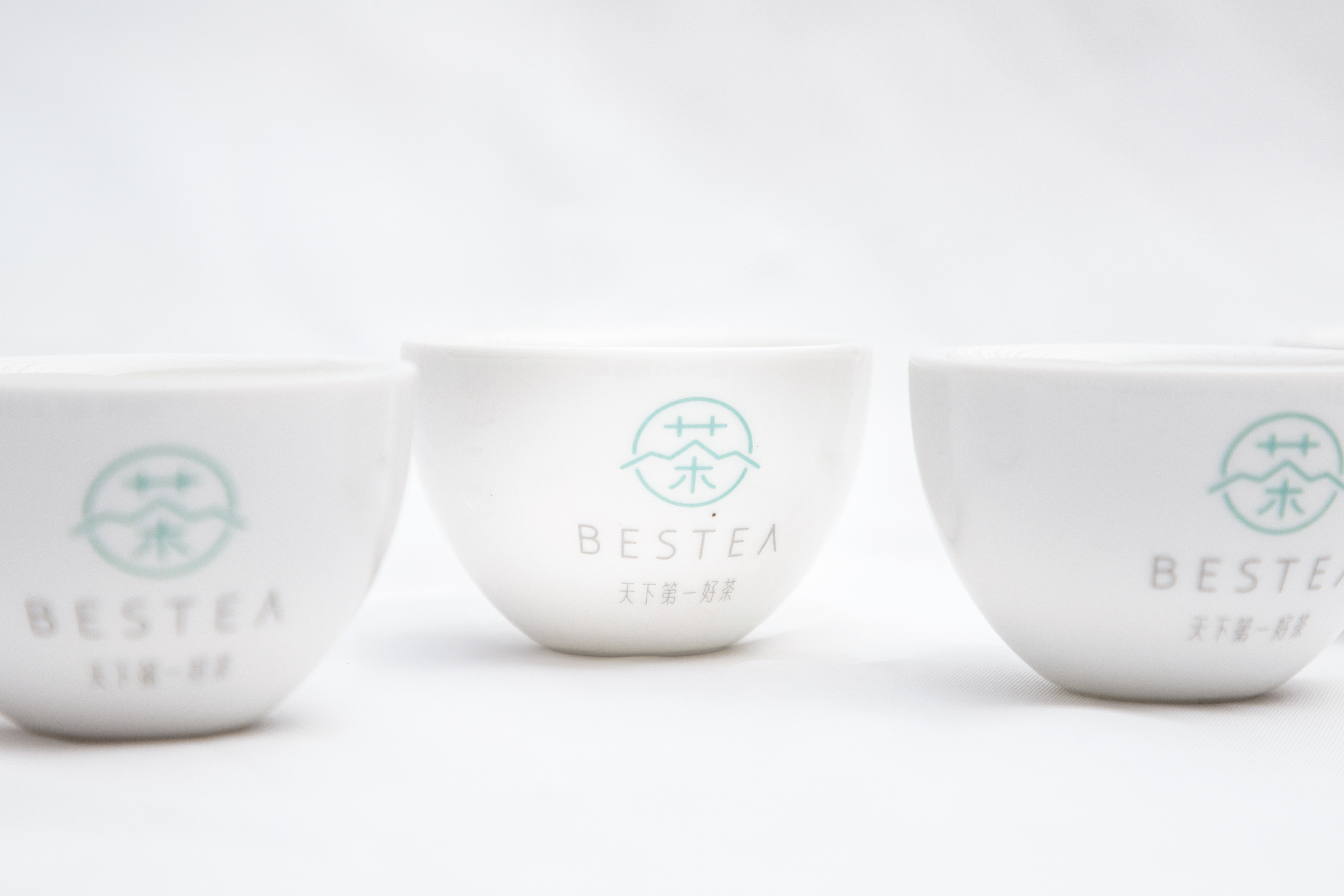 𝗕𝗘𝗦𝗧𝗘𝗔 · 𝗪𝗵𝗶𝘁𝗲 𝗣𝗼𝗿𝗰𝗲𝗹𝗮𝗶𝗻 𝗠𝗶𝗴𝗵𝘁𝘆𝗠𝘂𝗴/𝟲𝟬𝗺𝗹