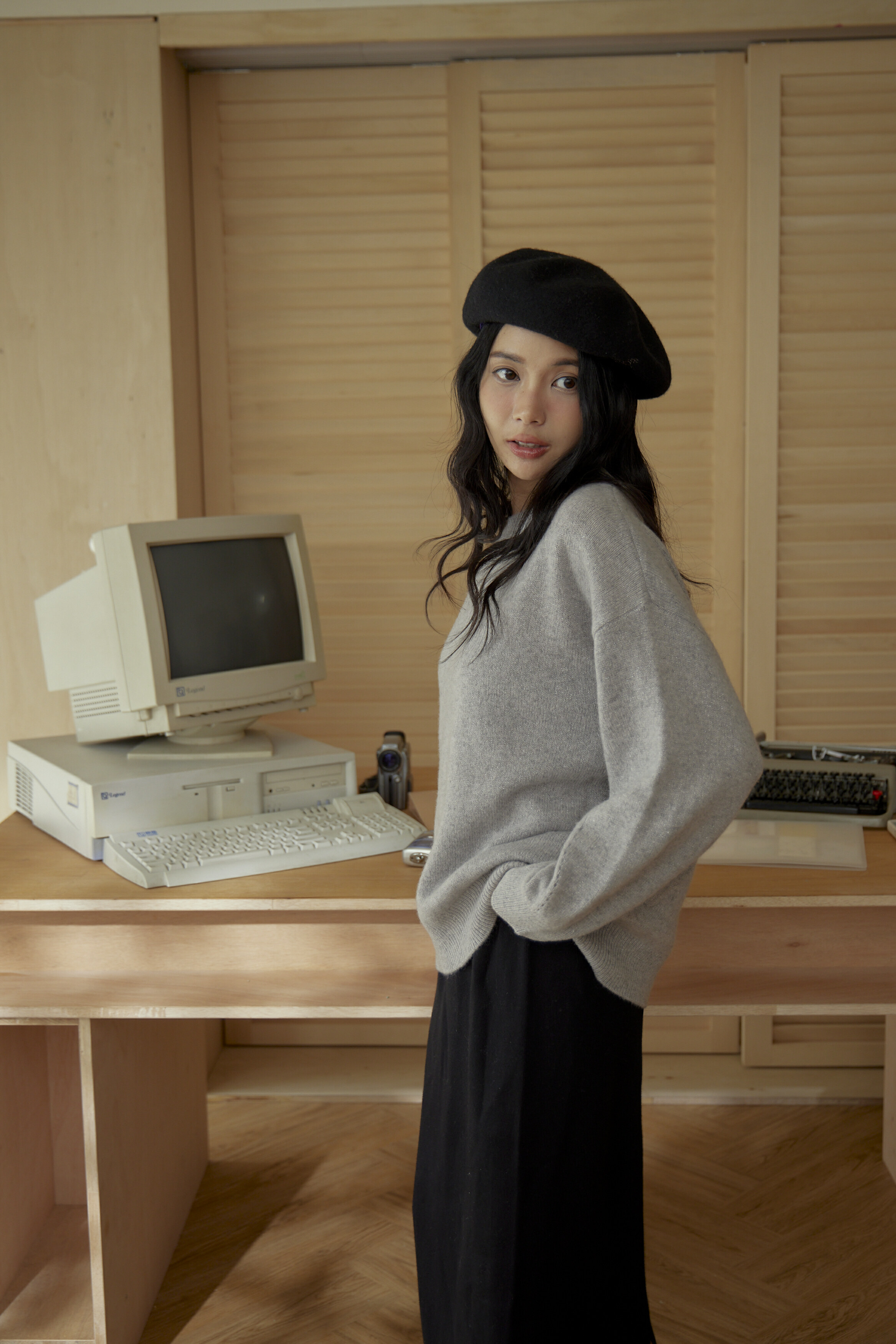 100%暖暖羊-低調細閃針織毛衣(淺灰)