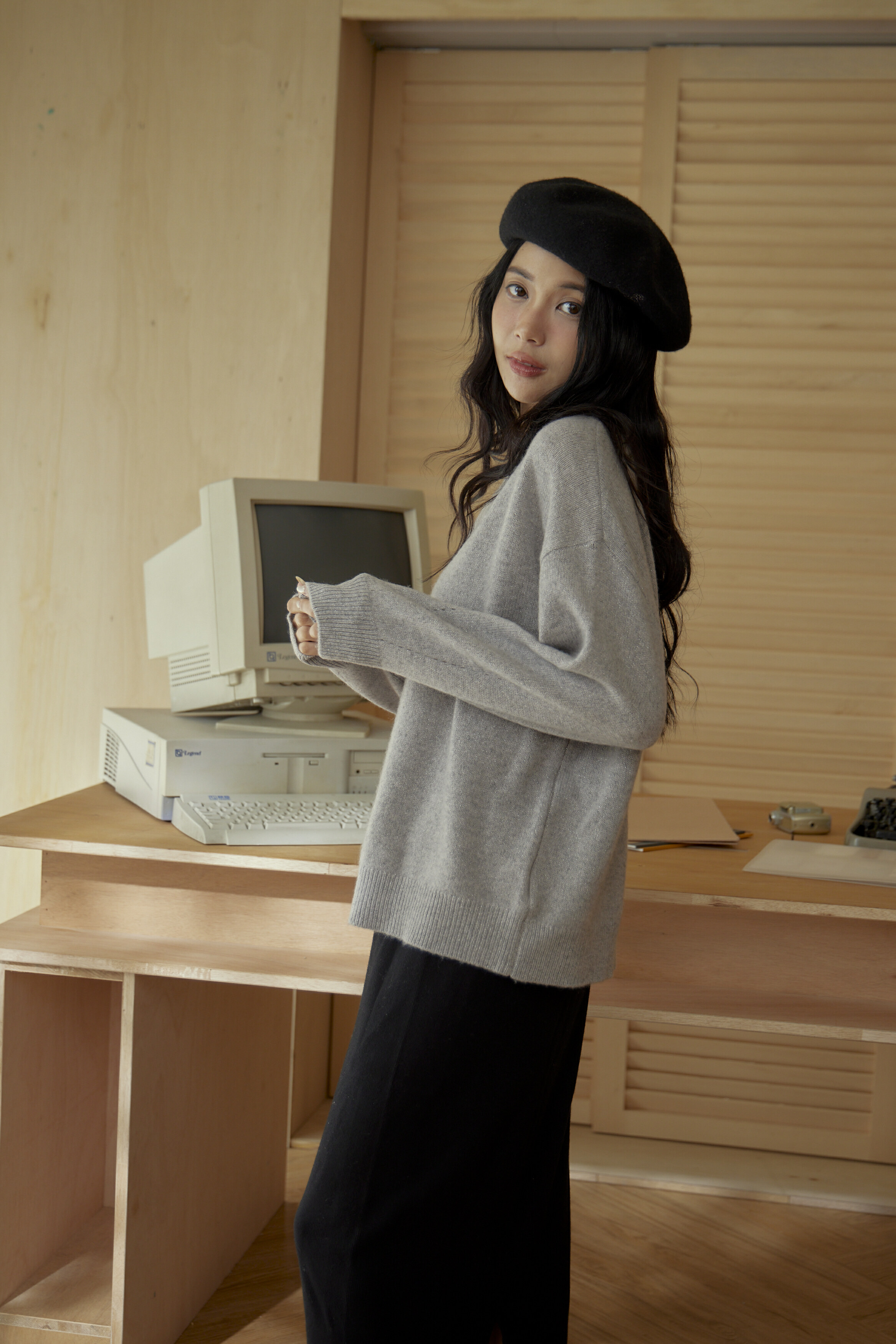 100%暖暖羊-低調細閃針織毛衣(淺灰)