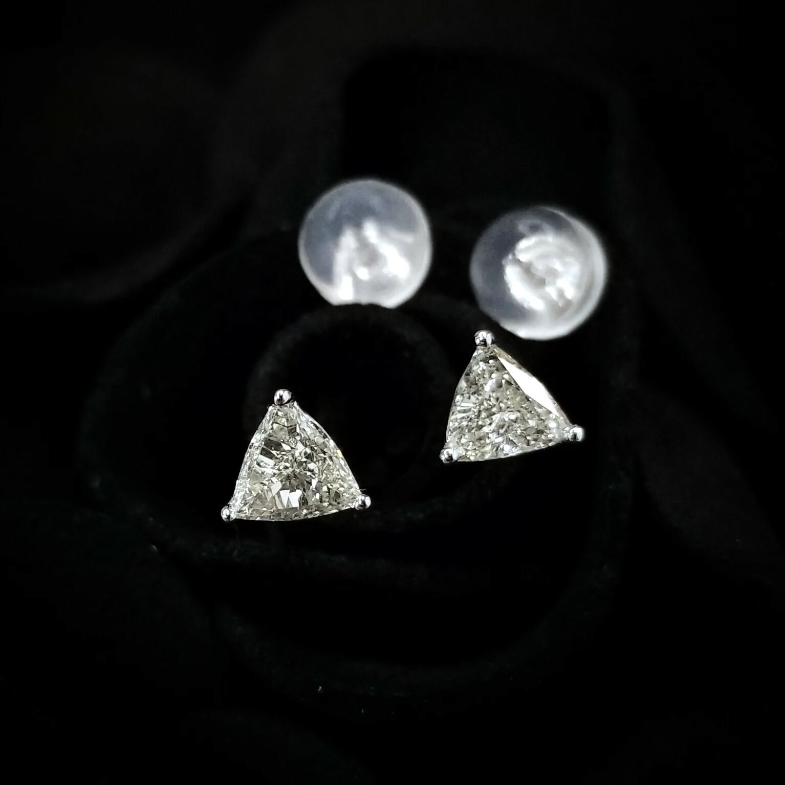 全新18K白金【主石44份三角鑽石】耳環