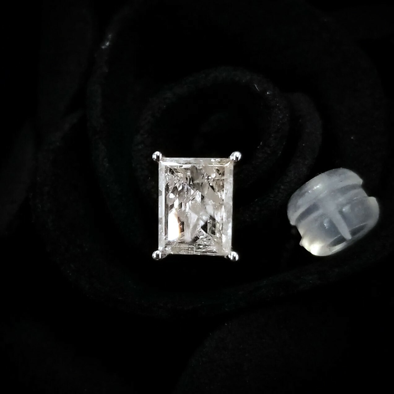 全新18K白金【主石64份方形鑽石】單耳環