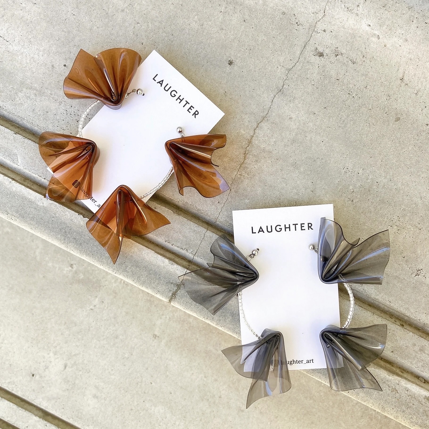 [LAUGHTER] square frill flower | 透明 | 耳夾 | NO.118