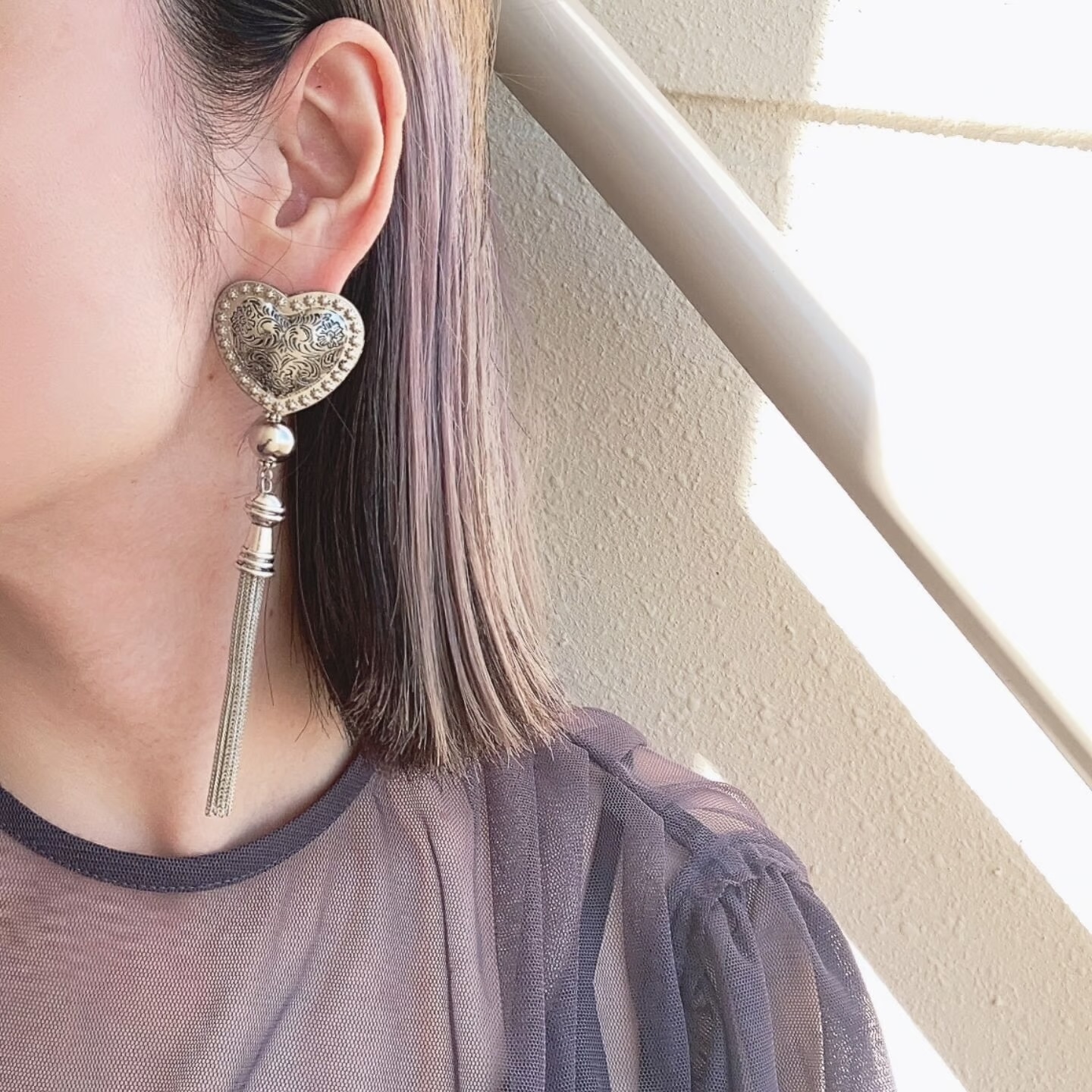 [LAUGHTER] vintage Heart tassel