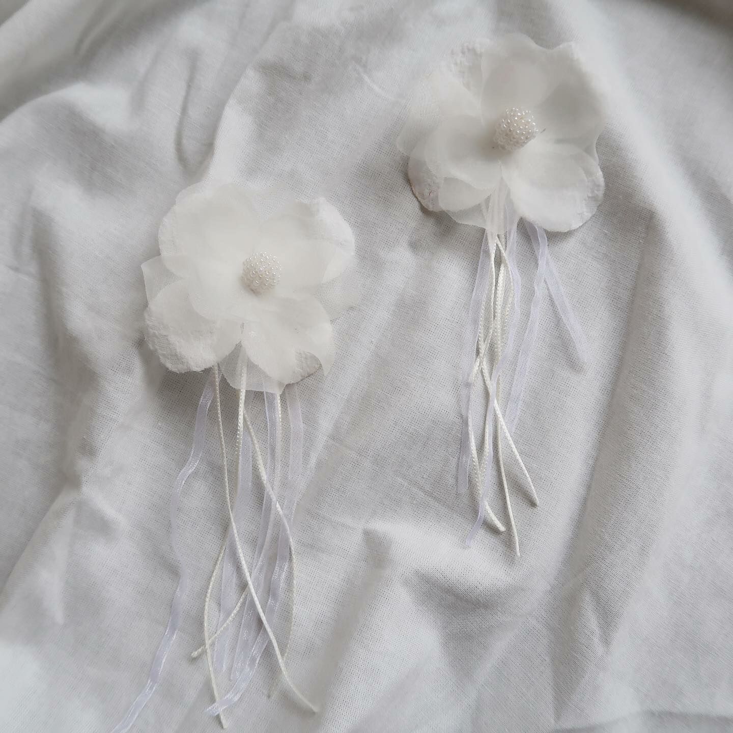 經典小繁花耳環（有流蘇）-白