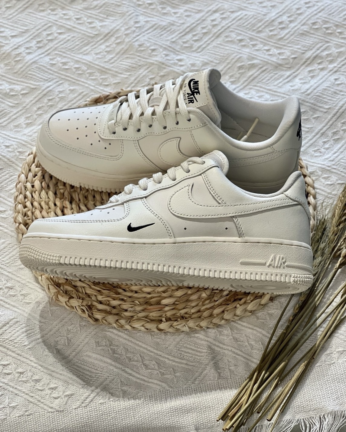 Nike Air Force 1 Essential TRK3 奶油白 小黑勾 女鞋