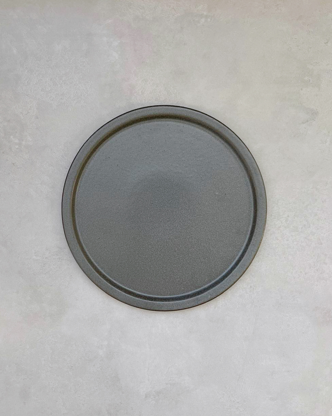 平板圓碟 26cm 深灰｜美濃燒