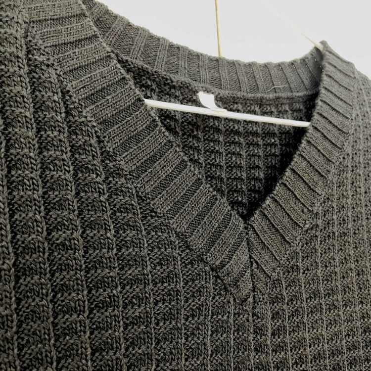 斗六院｜全新黑色針織毛衣（夏季特賣中）