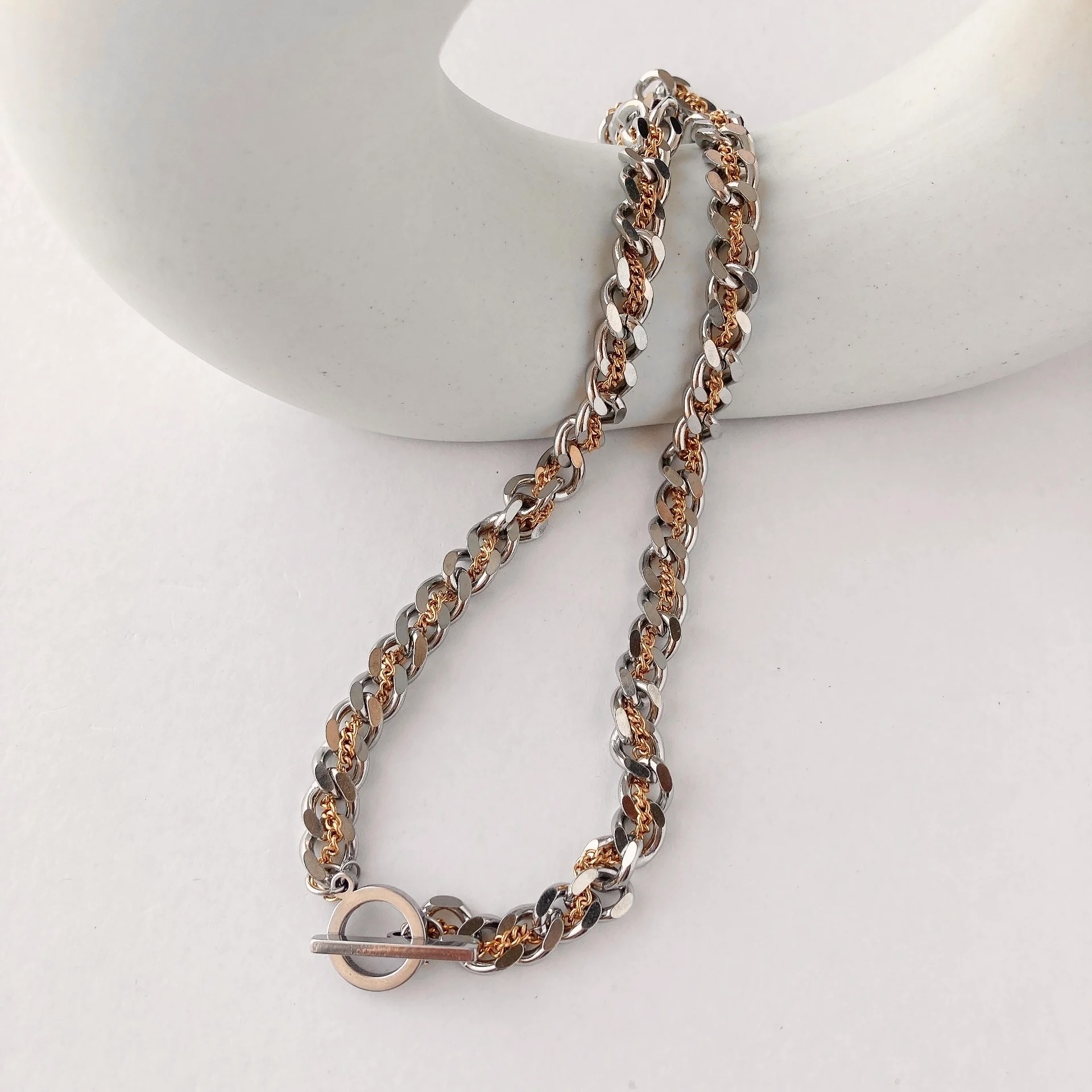 [LAUGHTER] bi-color wide chain