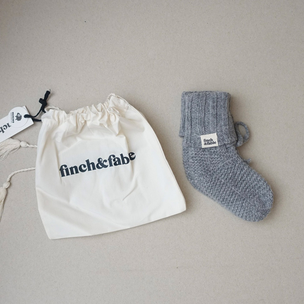 荷蘭Finch & Fable 羊毛針織嬰兒襪-Dove