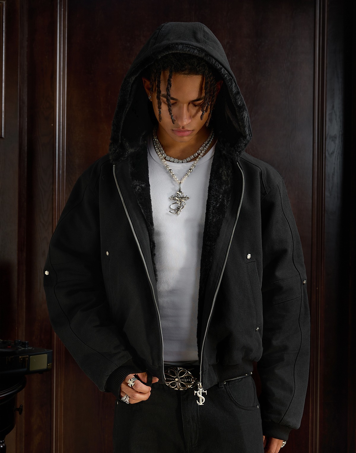 STK SmallTownKid 铆钉十字 座山鵰毛絨 連帽外套