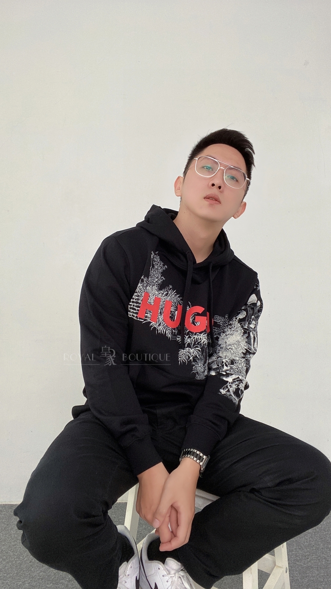 BOSS HUGO人像塗鴉印刷帽T