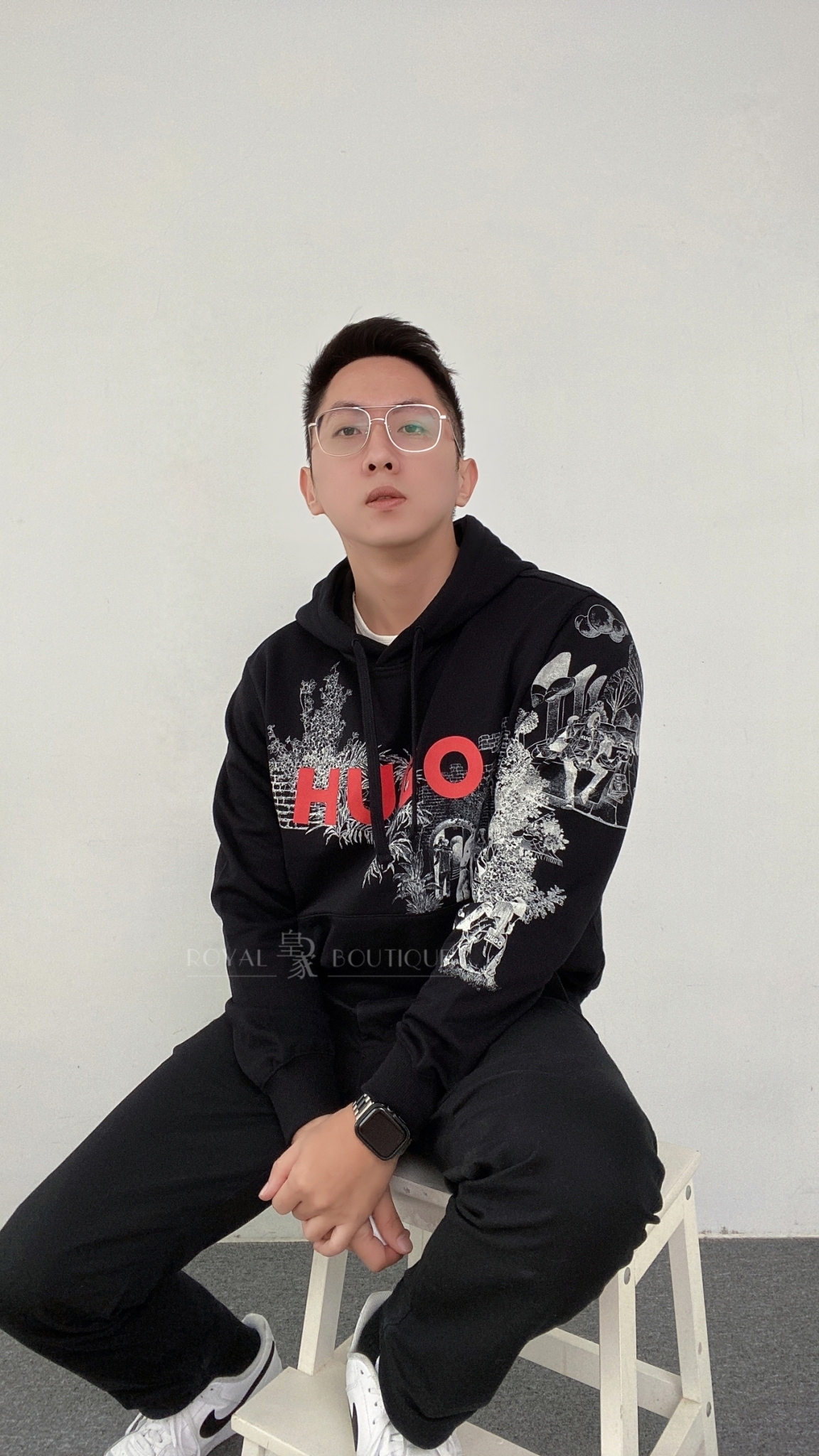 BOSS HUGO人像塗鴉印刷帽T