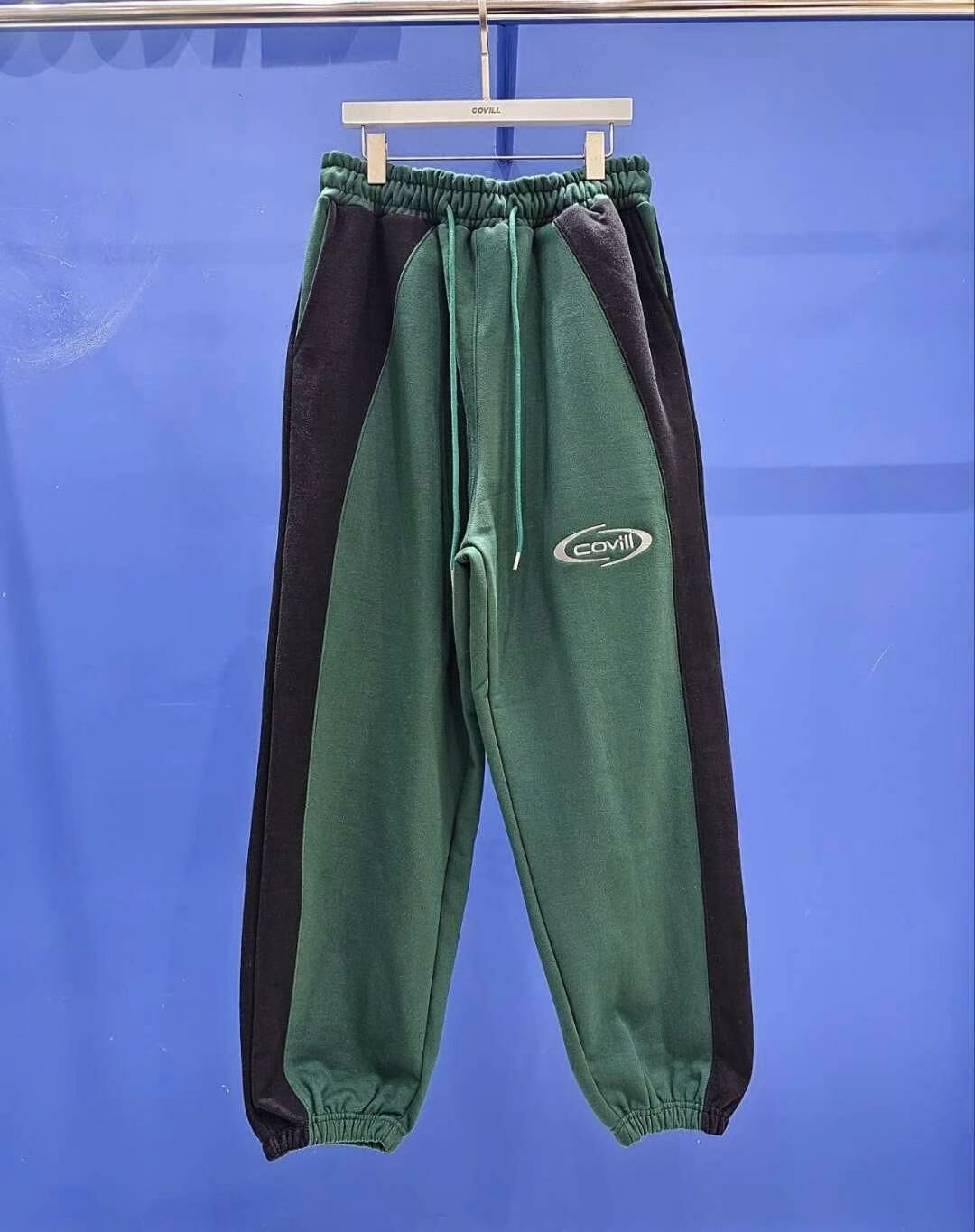 拼色英文字束腳鬆身運動褲 COVILL-147P