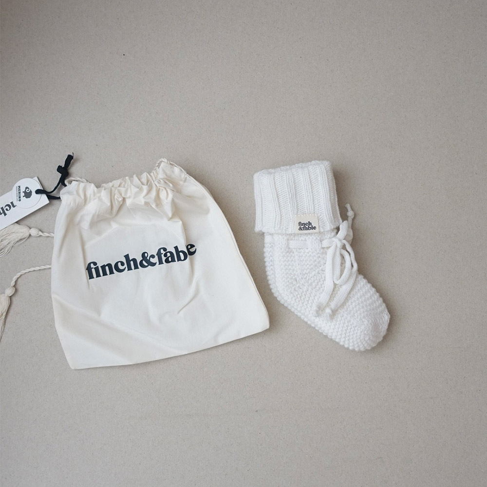 荷蘭Finch & Fable 羊毛針織嬰兒襪-Milk