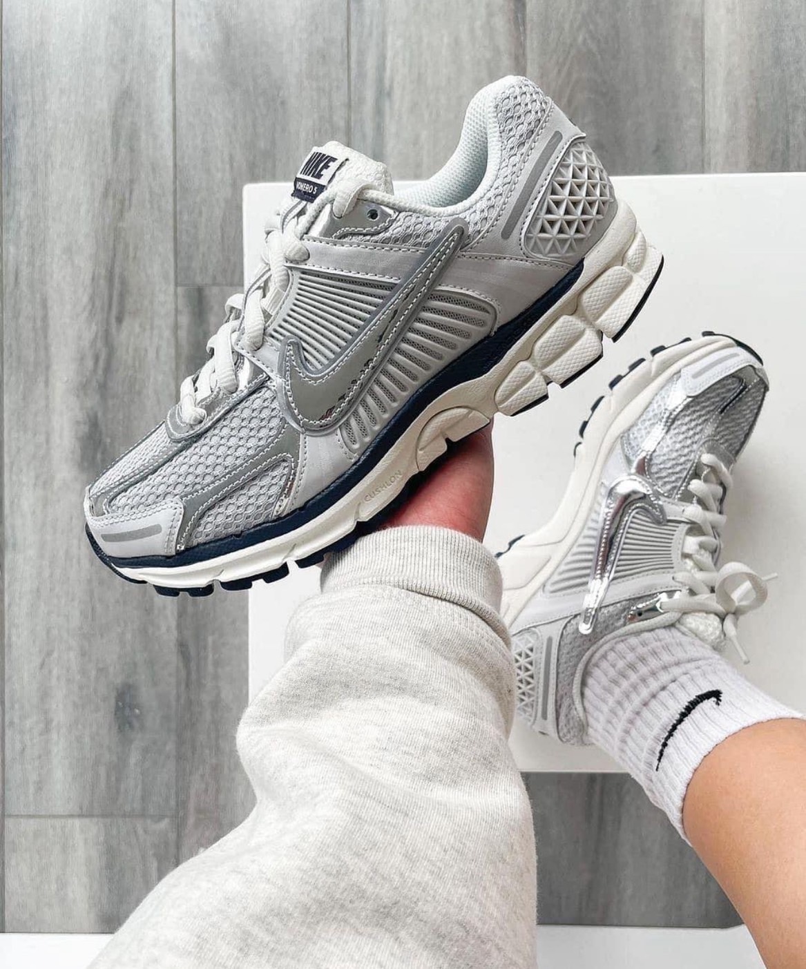 <少量現貨!!> NIKE AIR ZOOM VOMERO 5 "Chrome" 國外限定 錫白灰 復古老爹鞋 金屬銀 復古 慢跑 男鞋 HJ3758-001