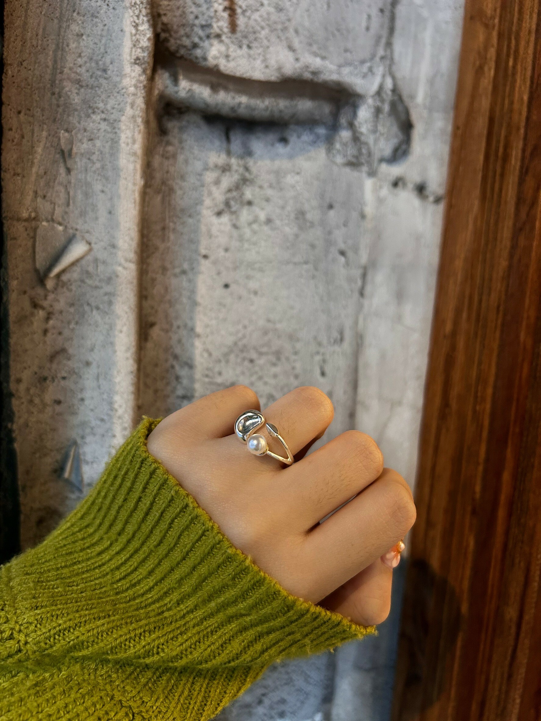 [LAUGHTER] pearl knot ring