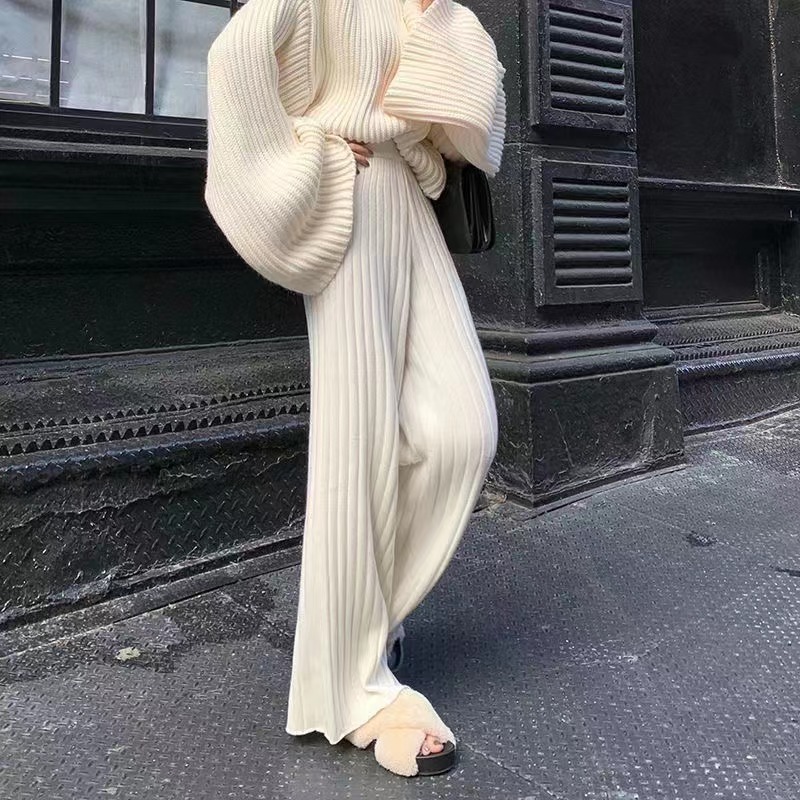 正韓ᴷᴼᴿᴱᴬ🇰🇷<現貨>針織高腰微喇叭褲（三色）