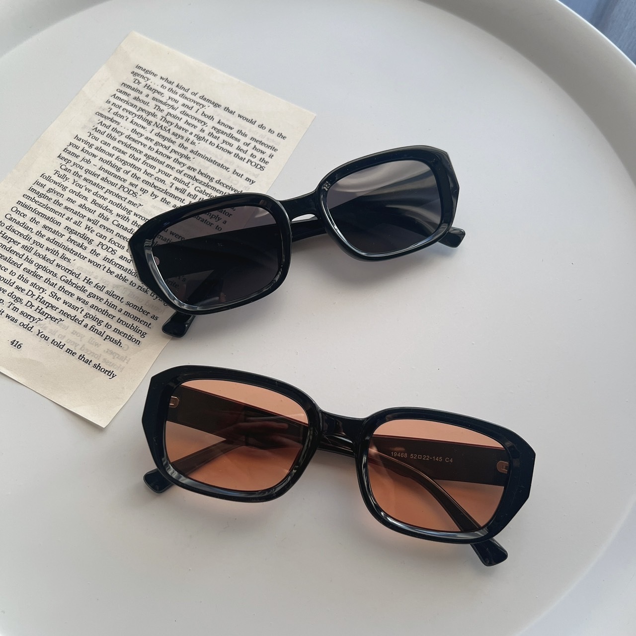 S019468多角膠框墨鏡/二色