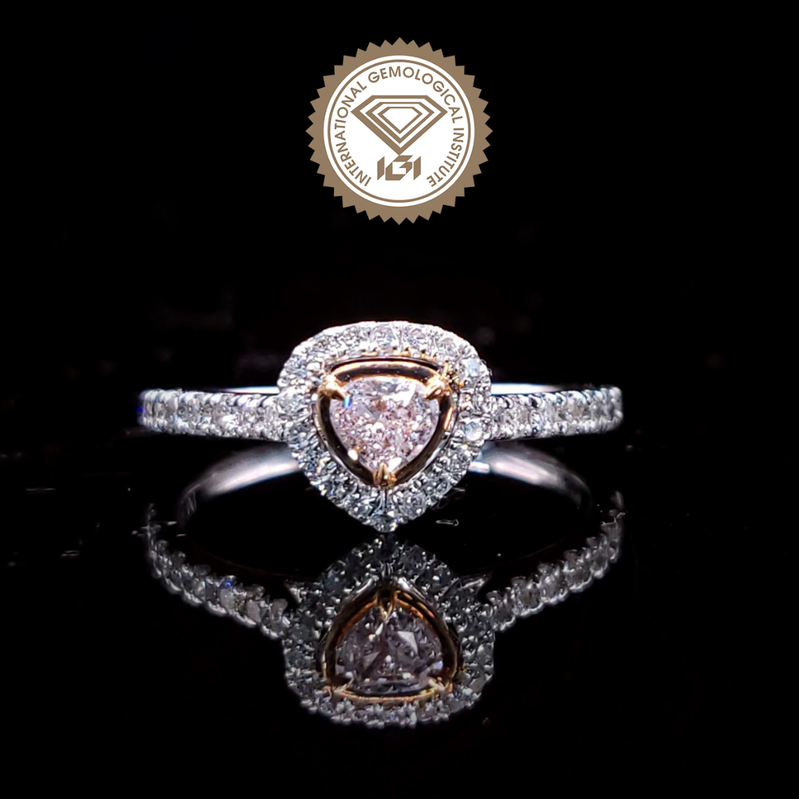 18K Gold 0.19ct Fancy Faint Pink Diamond Ring