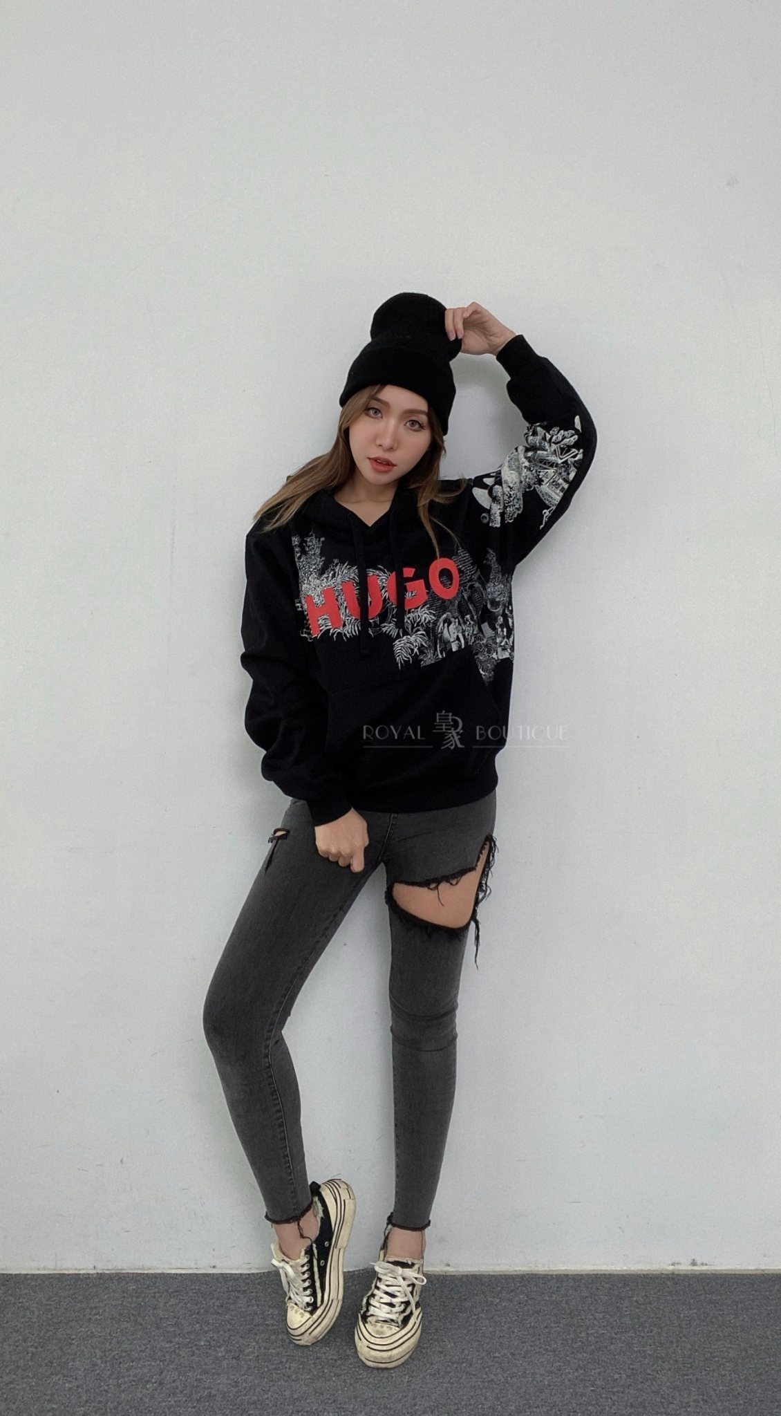 BOSS HUGO人像塗鴉印刷帽T