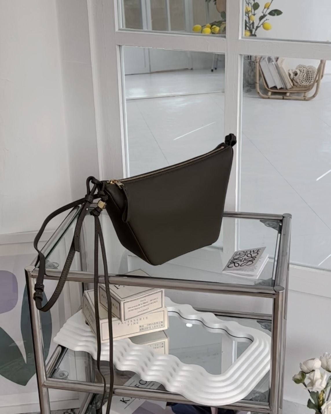 LOEWE｜迷你吊床包HOBO 深卡其綠色