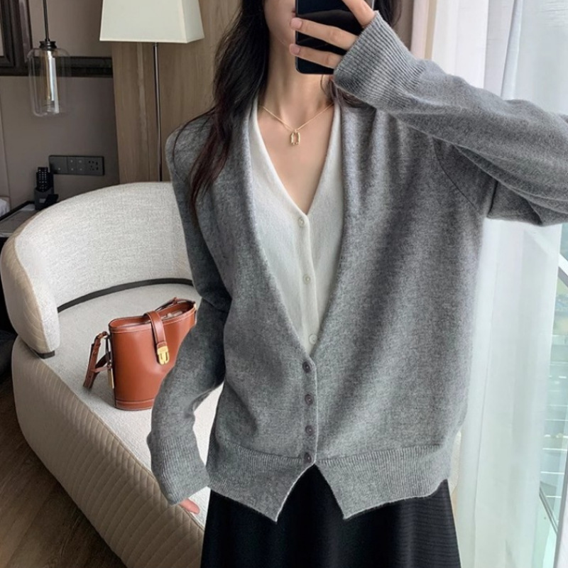 ᴷᴼᴿᴱᴬ 正韓🇰🇷 簡約高級感假兩件針織上衣（兩色）