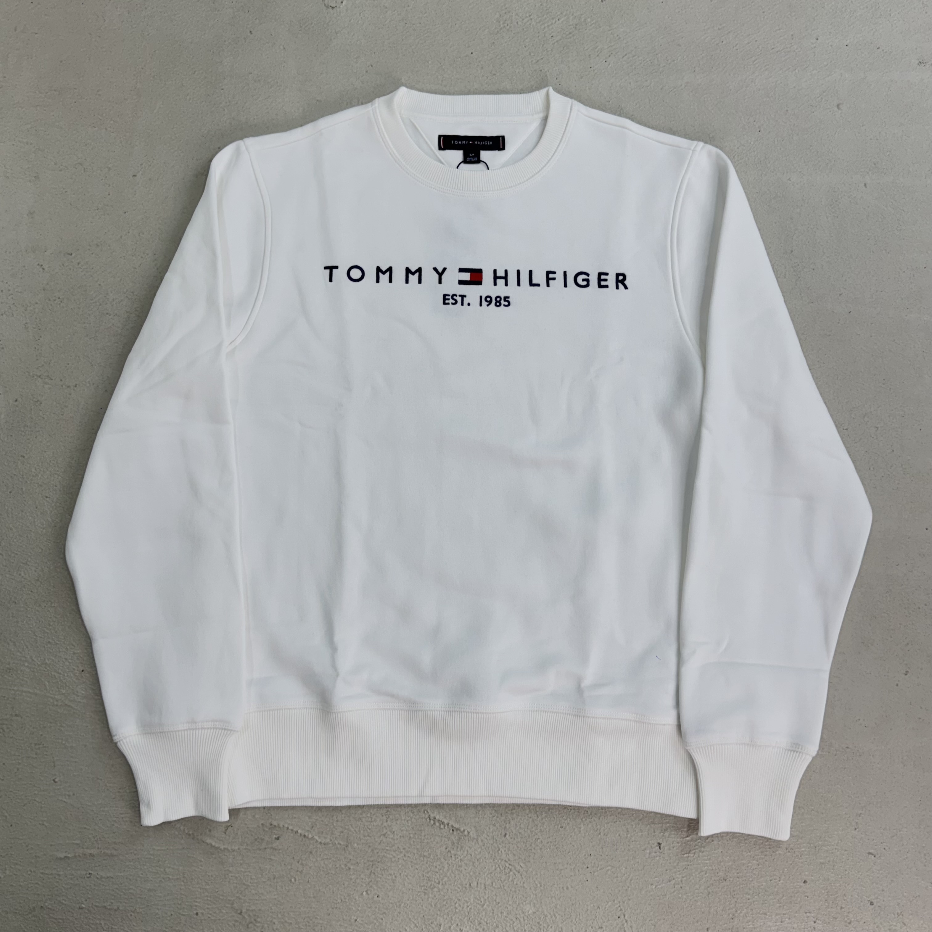 Tommy Hilfiger 字樣大學T 黑/白/藍