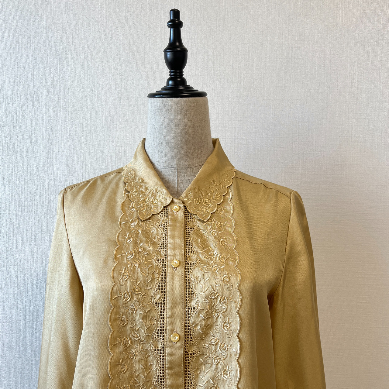 日本製香檳金色刺繡古著上衣