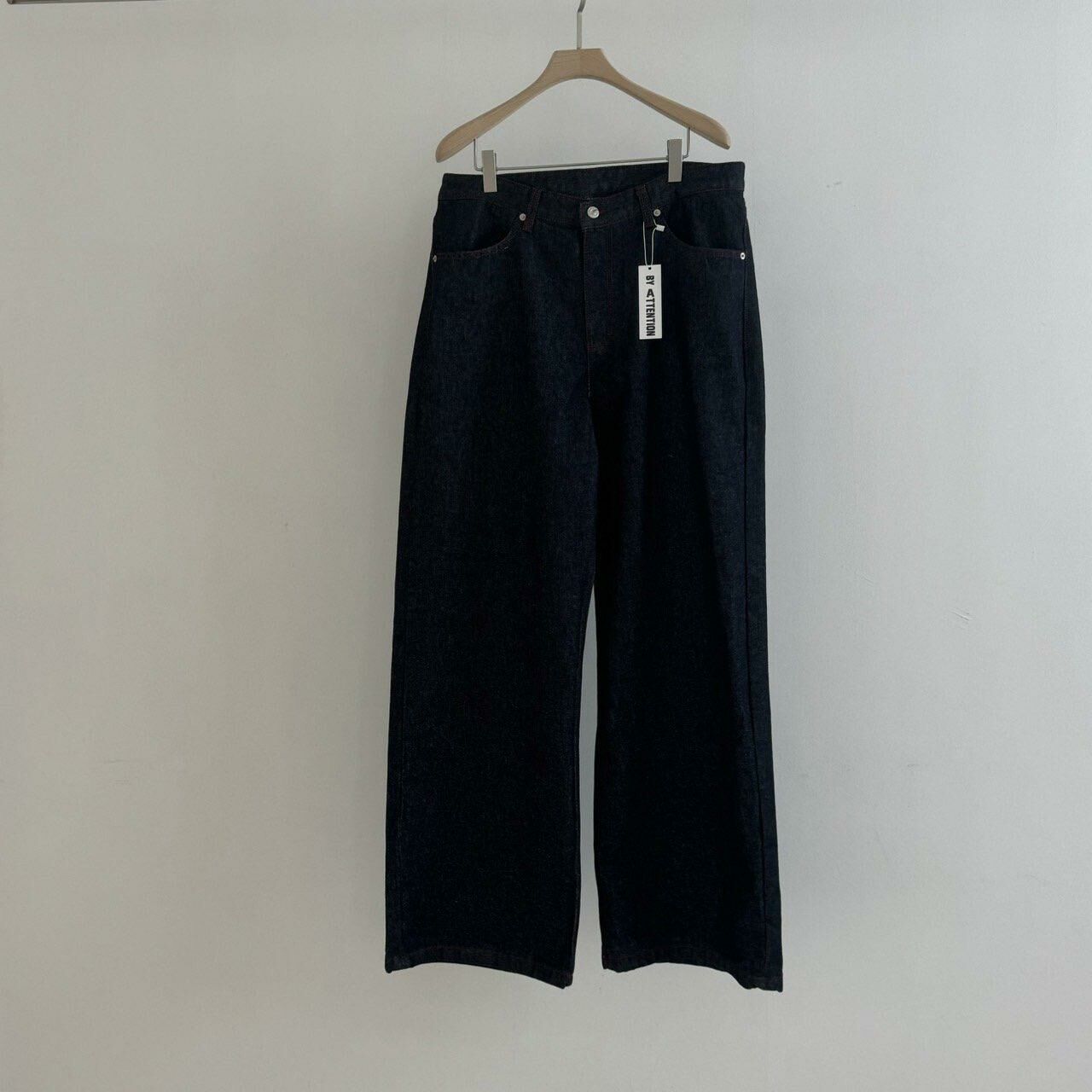 淨色鬆身牛仔褲 BY ATTENTION-322P