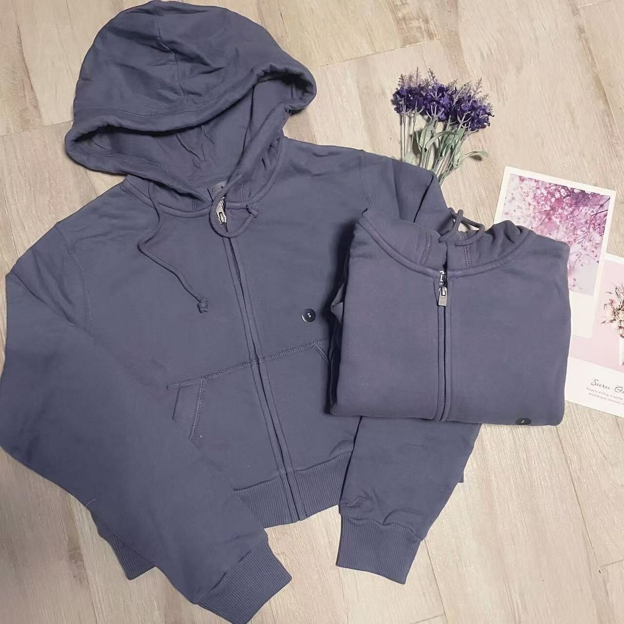 HOLLISTER CROP ZIPUP HOODIES