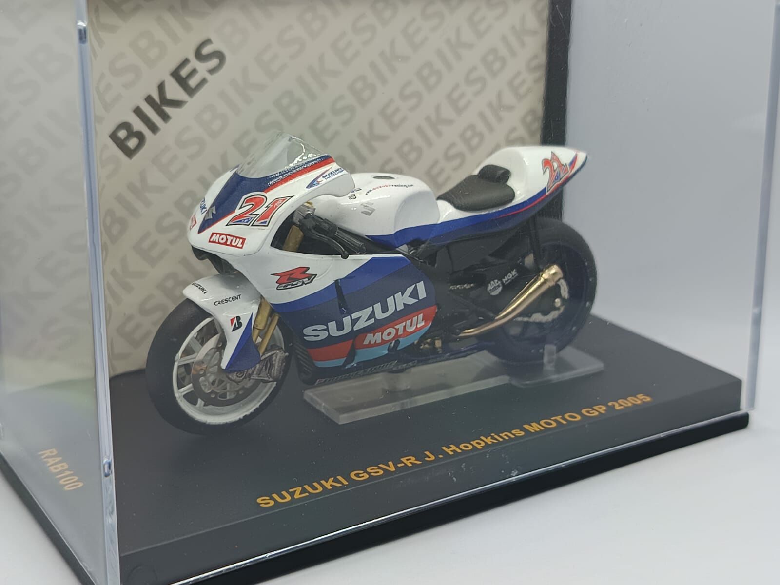 IXO 1/24 SUZUKI GSV-R J.HOPKINS MOTO GP 2005